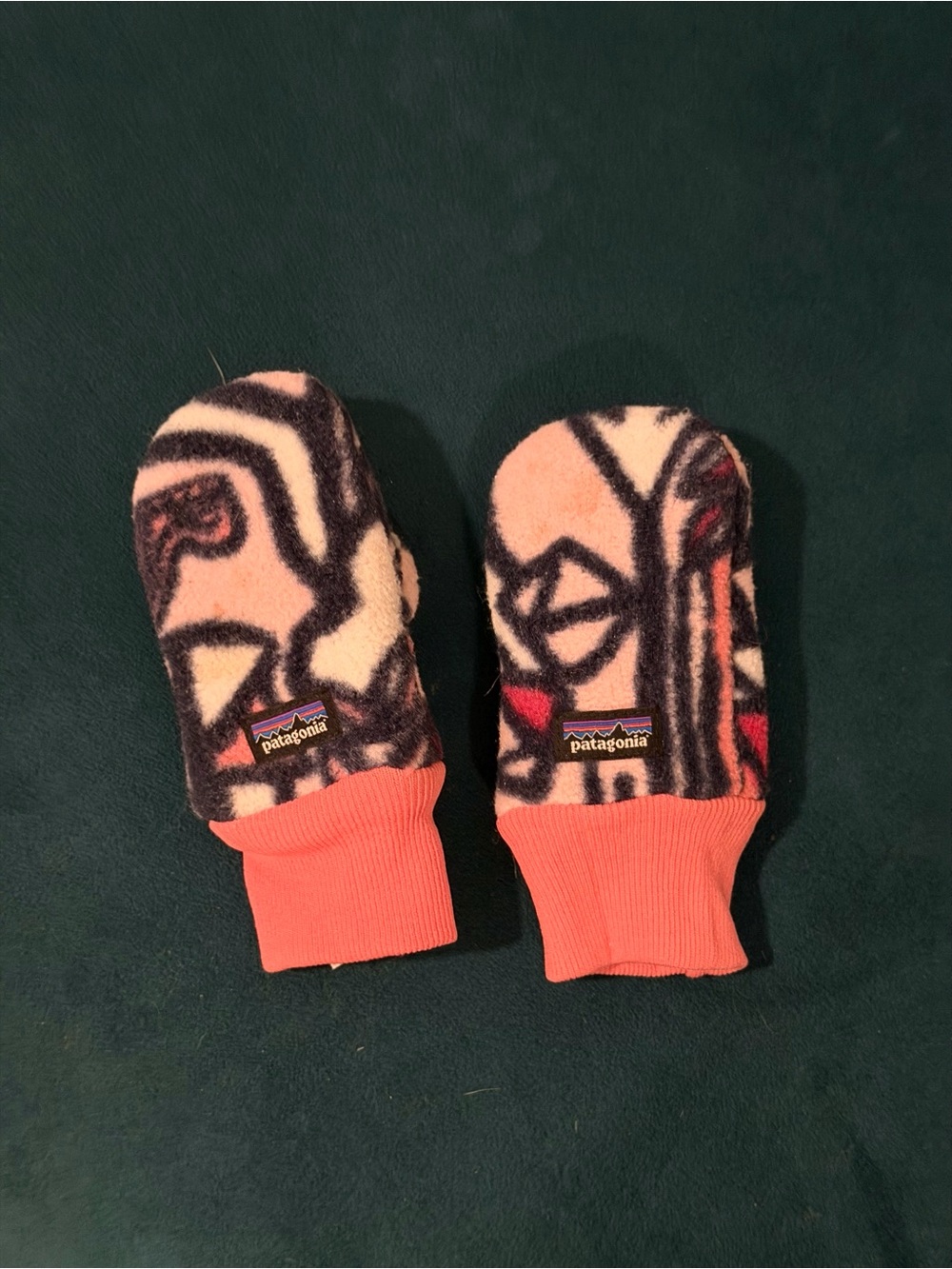 Patagonia Kids Coral Pink & Navy Patterned Fleece Mittens
